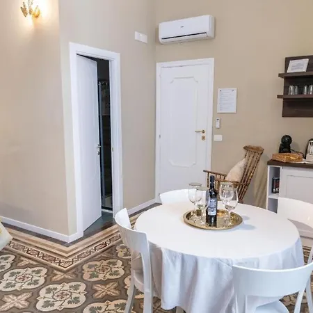 아파트호텔 Tresca Charme - 22 3*